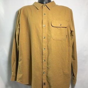 Legendary Whitetails Men’s Large Button Up Shirt